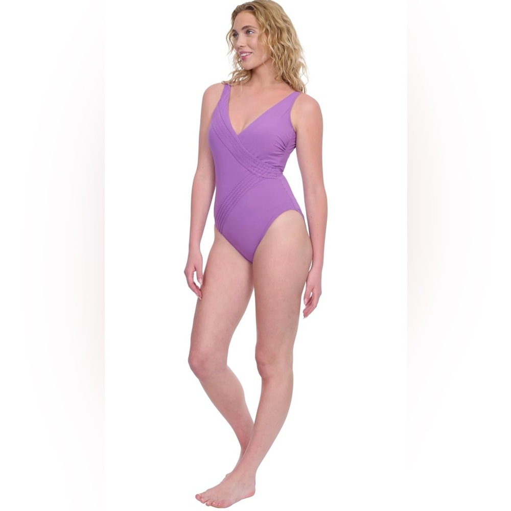 Gottex Women’s Surplice One Piece Bathing Suit Soft Cups and Adjustable Straps - Picture 3 of 9